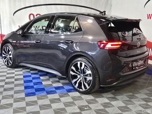 Volkswagen ID.3 PRO LIKE NEW - Image 4