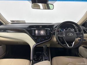 Toyota Camry HYBRID SOL*Digital Dash**Touchscreen - Image 3