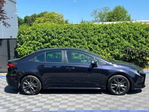 Toyota Corolla 1.8 HYBRID // REVERSE CAMERA // ADA - Image 2