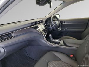 Toyota Camry HYBRID AUTO - Image 4