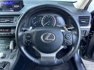 Lexus CT 1.8 HYBRID AUTO // SUEDE HEATED SEATS // - Image 4