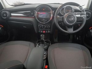 Mini Cooper 5-Door Cooper Classic - Image 4