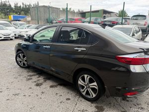 2015 Honda Grace Automatic/ G leather Spec - Image 4
