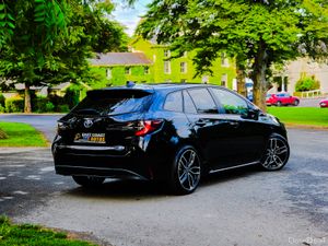 2021 Toyota Corolla Touring 1.8 Petrol Hybrid Auto - Image 3