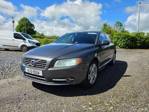 Volvo S80 1.6 diesel ( new NCT and TAXED ) - Image 2