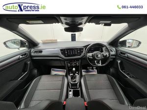 Volkswagen T-Roc 2.0 SPORT TDI, Low mileage, Roof - Image 2