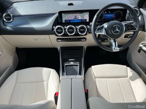 Mercedes-Benz GLA 180D Progressive Line Plus **Adv - Image 4