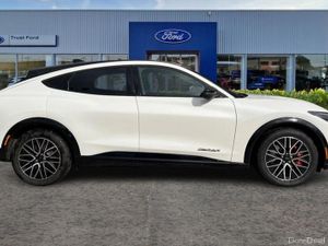 Ford Mustang Mach-E Premium - Image 3