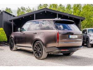 Land Rover Range Rover AUTOBIOGRAPHY P460E HUGE SP - Image 4