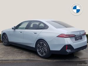 BMW 5-Series 530e M Sport Saloon - Image 3