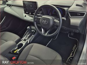 Toyota Corolla 1.8 Hybrid Luna Saloon - Image 3