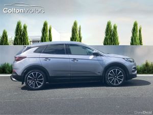 Opel Grandland X 1.6 Petrol/Electric FWD 225 PS PH - Image 4