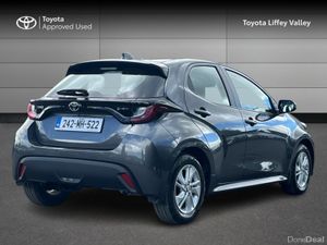 Toyota Yaris YARIS HYBRID LUNA - Image 2