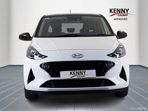 Hyundai i10 *Deposit Taken* DELUXE PLUS 2 TONE ROO - Image 2
