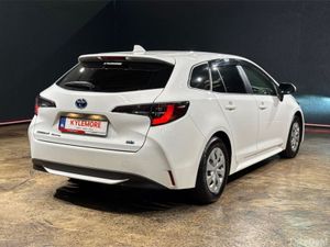 Toyota Corolla 1.8 HYBRID - TOYOTA SAFETY SENSE - - Image 4