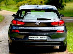 1.6CRDI 6SPD * DELUX PACK * - Image 3