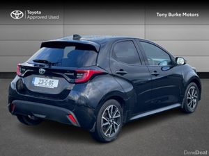 Toyota Yaris - Hybrid - LUNASPORT Edition - 1.5 - - Image 2