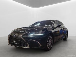 2020 LEXUS ES 300H SUNROOF. - Image 2