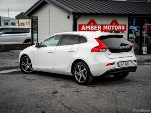 2016 VOLVO V40 AUTOMATIC TURBO DIESEL - Image 2