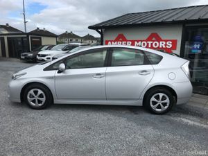 2015 Toyota Prius Hybrid - Image 2