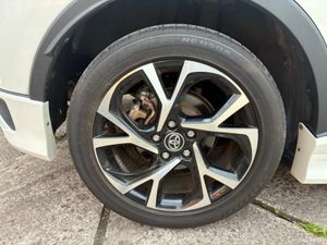 Toyota C-HR 1.8 petrol hybrid automatic - Image 2