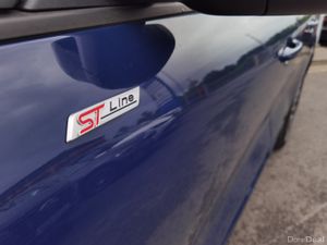 FORD KUGA 2.5 ST-LINE X EDITION AUTO PHEV *SUNROOF - Image 3