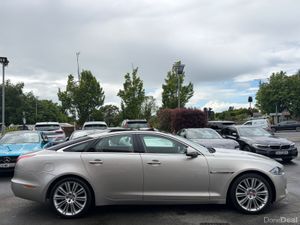 171 Jaguar XJ 3.0D Portfolio *Huge Spec* - Image 4