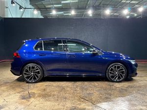Volkswagen Golf 1.5 AUTOMATIC ETSI R-LINE EVO - UP - Image 3