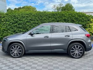 Mercedes-Benz EQA EQA250+ AMG-LINE PREMIUM DARK 70 - Image 3