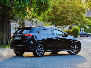 2017 Honda Vezel Rs 1.5 Petrol Hybrid Auto Topspec - Image 3