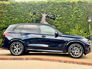 BMW X5 45e M SPORT adjustable suspension low km - Image 3