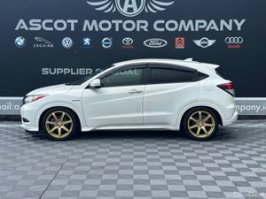 Honda Vezel 2015, Hatchback, 1.5L Petrol Hybrid - Image 4