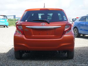 2016 Toyota Yaris Vitz 1.0 Litre Automatic - Image 4