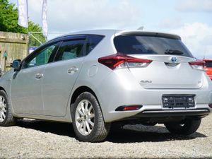 2016 Toyota Auris Hybrid - Image 4