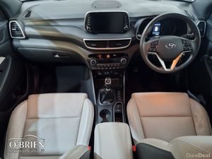 Hyundai Tucson 2WD Executive Plus - Image 2