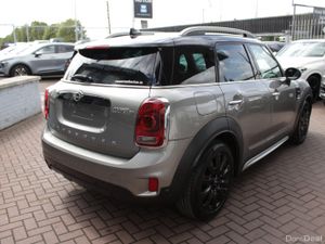 2.0D LUXURY EDITION 5DR HATCHBACK AUTOMATIC // 1 O - Image 4
