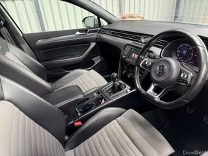 Volkswagen Passat 2017 R-Line 2.0 Tdi Pan Roof - Image 4