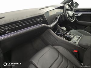 Volkswagen Touareg Diesel Estate Black Edition - Image 3