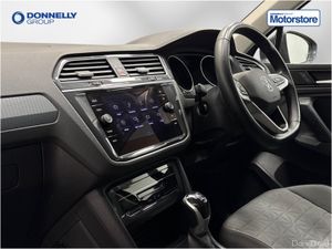 Volkswagen Tiguan Estate Life - Image 2