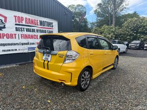 Honda fit sports 2013 - Image 4