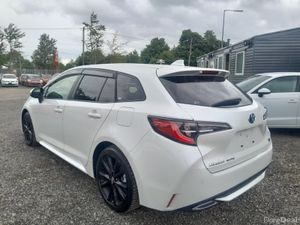 Toyota Corolla Touring 1.8 Petrol Hybrid Auto - lo - Image 4