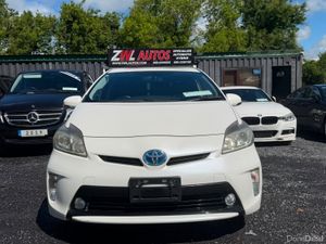 12 Toyota Prius Half Leather Seats - Image 3