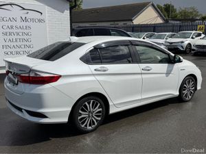 Honda Grace 1.5 PETROL EX SENSING HYBRID AUTO - Image 3