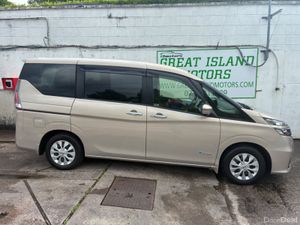 Nissan Serena 2.0 petrol hybrid automatic - Image 4