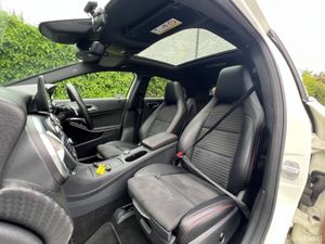 Mercedes-Benz A-Class A180 AMG-LINE 1.6 AUTO // OP - Image 2