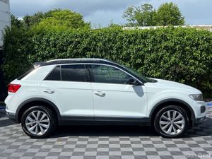 Volkswagen T-Roc STYLE DESIGN 2.0 TDI AUTO // APPL - Image 2