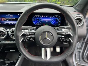 Mercedes-Benz EQB EQB300 4MATIC AMG-LINE EXECUTIVE - Image 4