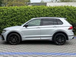 Volkswagen Tiguan R-LINE BLACK EDITION 1.4 eTSI HY - Image 4