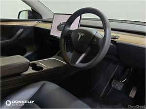 Tesla Model Y Hatchback - Image 4