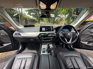 ✅ 530e. Petrol. 73km.  2-Year Warranty. Finance. - Image 4